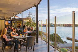 Lakes Resort Hotel - Restaurant Find 0