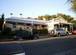 Earl Of Spencer Historic Inn - Restaurant Find 0