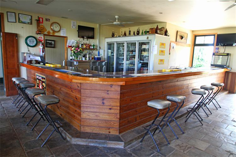 Garradunga Hotel - Restaurant Find 1