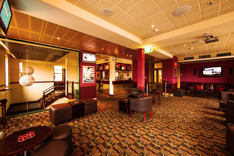 The Coach & Horses Hotel - Restaurant Find 5