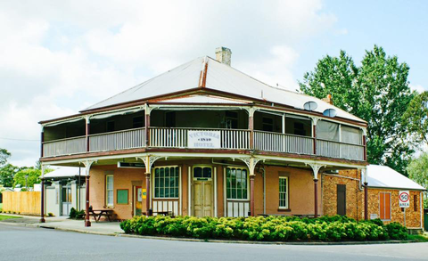 Victoria Hotel - Restaurant Find 0