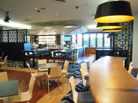 The Grovedale Hotel - Restaurant Find 2