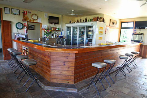 Garradunga Hotel - Restaurant Find 0