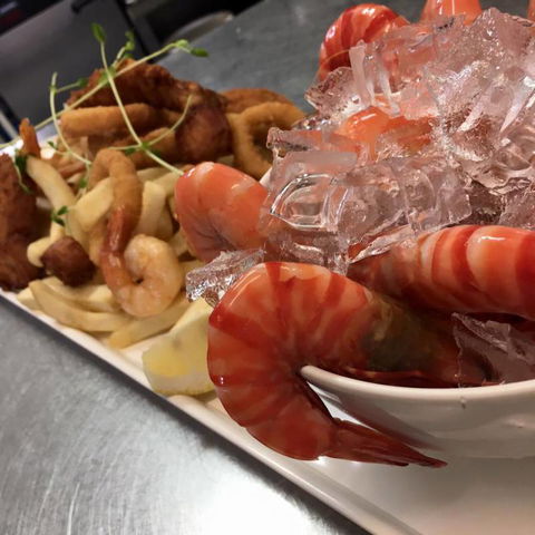 Tin Can Bay Yacht Club Bistro - Restaurant Find 3
