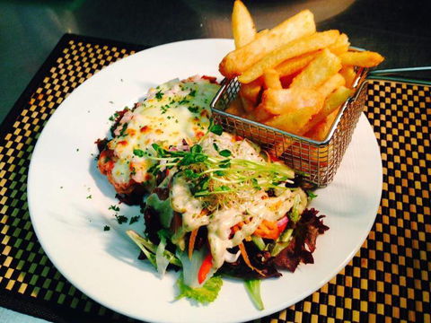 Raffles Hotel - Restaurant Find 0
