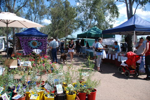 Fernvale Country Markets - Restaurant Find 0