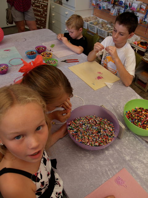 School Holiday One Hour Beading Workshops - Restaurant Find 1