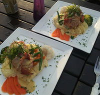Pelican's Wharf Family Restaurant