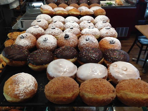 Savion Cakes & Bagels - Restaurant Find 0