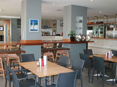 Sandyfoot Café And Bar - Restaurant Find 0