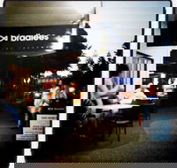 Bradlees on the Beach - Restaurant Find