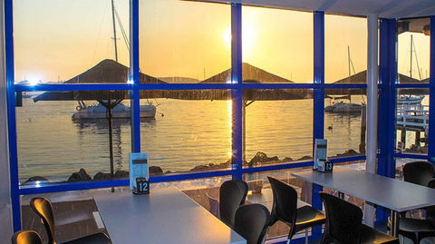 GJ's Bay Cafe And Grill - Restaurant Find 2