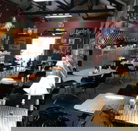 Mai's Kitchen Rules Cafe - Restaurant Find