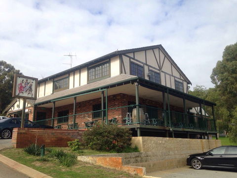 Vernon Arms Tavern - Restaurant Find 0