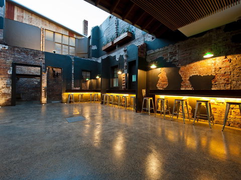 Royal Hotel Queanbeyan - Restaurant Find 1