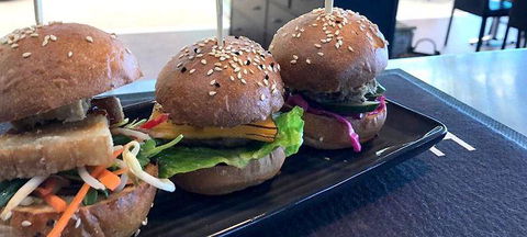 Long Road Bistro - Restaurant Find 0
