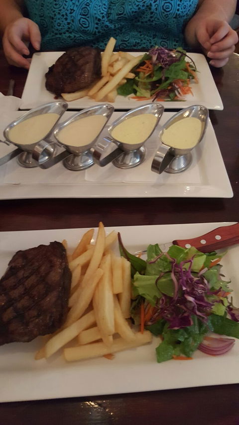 The Arch Rival Bar & Grill - Restaurant Find 6