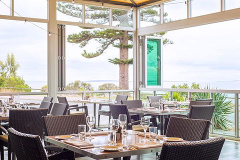 Sarins Bar & Restaurant - Restaurant Find 0