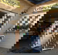 Small Group Adelaide Hills and Hahndorf Hideaway Tour from Adelaide - Restaurant Find