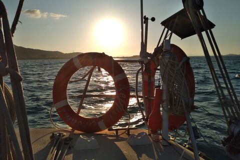 Townsville Small Group Early Morning Sailing Cruise Boat Tour Charter Hire - Restaurant Find 0