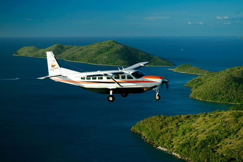 Reef And Island Scenic Flight From Airlie Beach - Restaurant Find 3