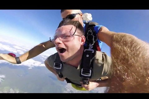Reef And Rainforest Tandem Sky Dive In Cairns - Restaurant Find 1