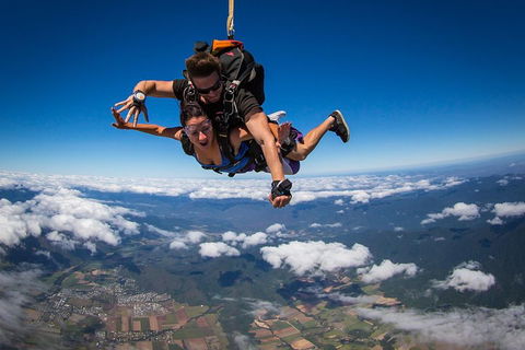 Reef And Rainforest Tandem Sky Dive In Cairns - Restaurant Find 3