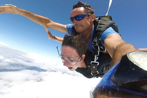 Reef And Rainforest Tandem Sky Dive In Cairns - Restaurant Find 4