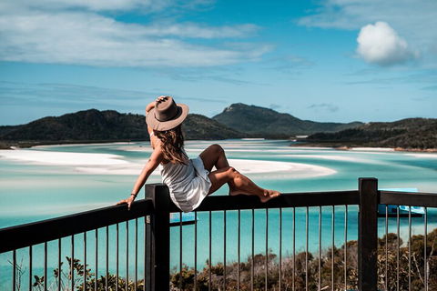 2 Night Whitsunday Islands Cruise On New Horizon From Airlie Beach - Restaurant Find 1
