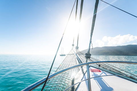 2 Night Whitsunday Islands Cruise On New Horizon From Airlie Beach - Restaurant Find 2
