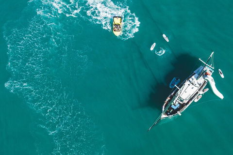 2 Night Whitsunday Islands Cruise On New Horizon From Airlie Beach - Restaurant Find 5