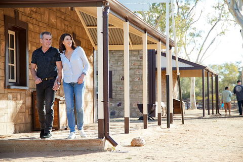 Alice Springs Highlights Tour - Restaurant Find 0