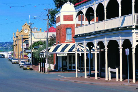 2-Day Wave Rock, York, Wildflowers & Aboriginal Experience - Restaurant Find 5