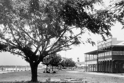 Cairns History Walking Tour - Restaurant Find 2