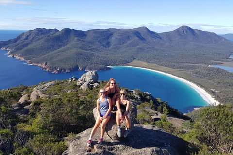 6-Day Tasmanian Explorer Adventure Tour From Hobart - Restaurant Find 1